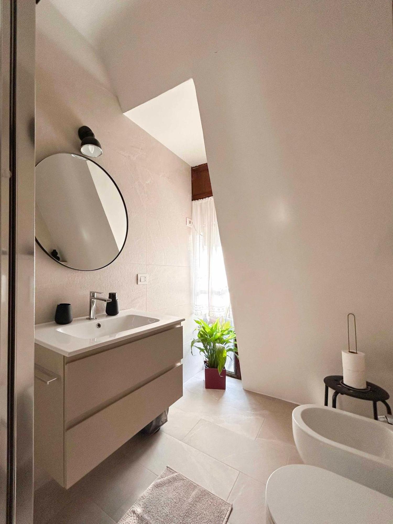 Easy Isola, For An Easy Stay Милано Екстериор снимка