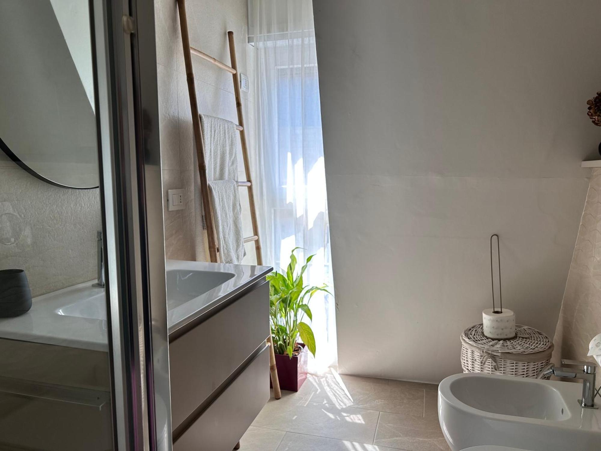 Easy Isola, For An Easy Stay Милано Екстериор снимка